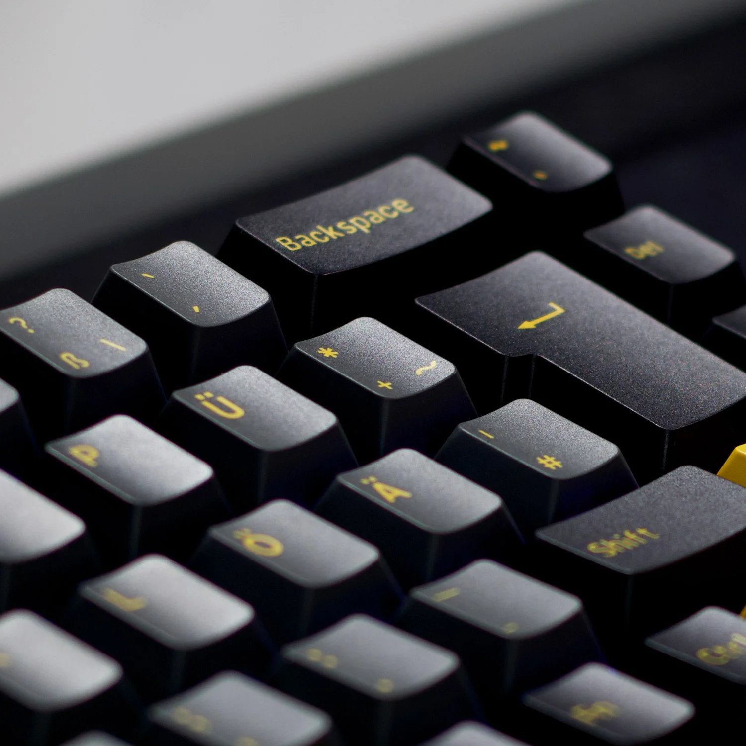 Black & Gold ISO DE Keycap Set (69-key) - Image 11