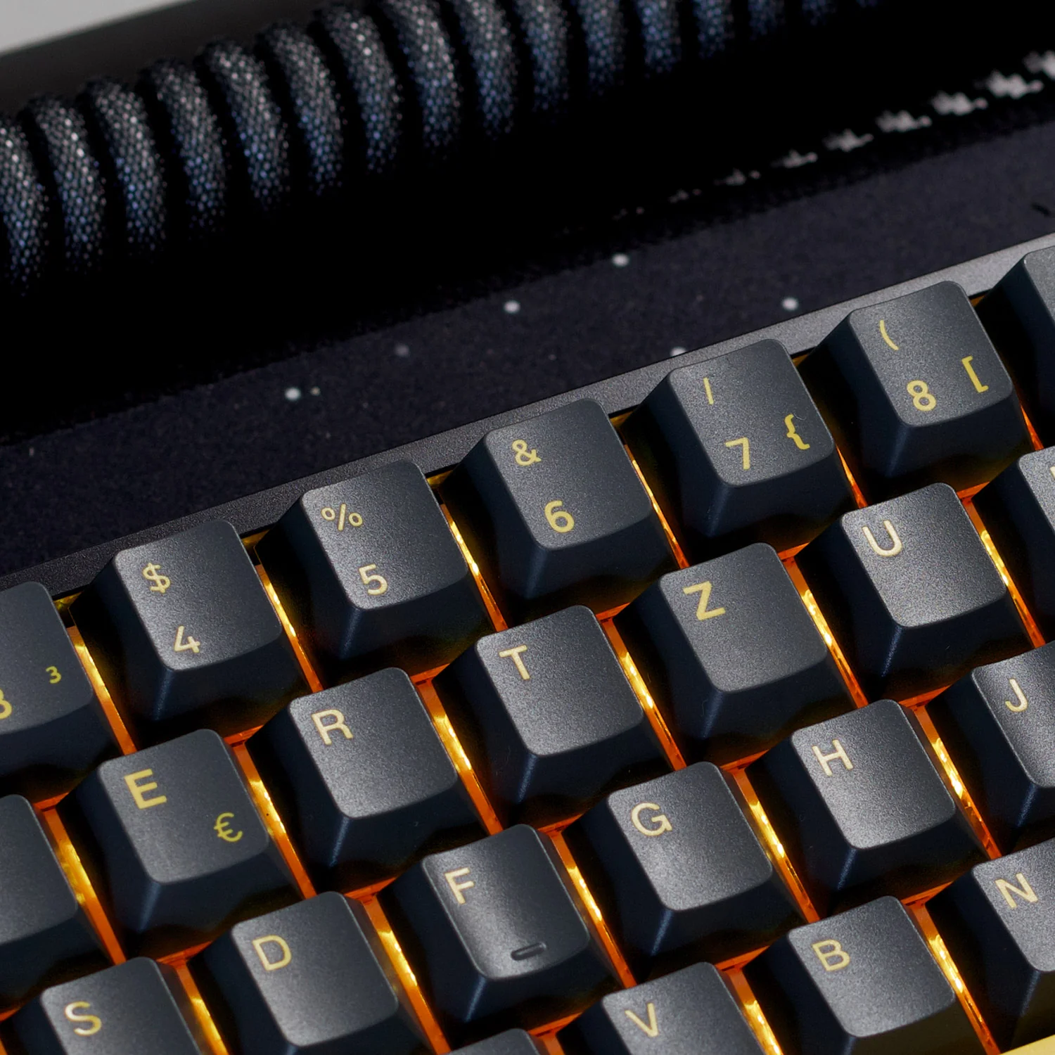 Black & Gold ISO DE Keycap Set (69-key) - Image 8