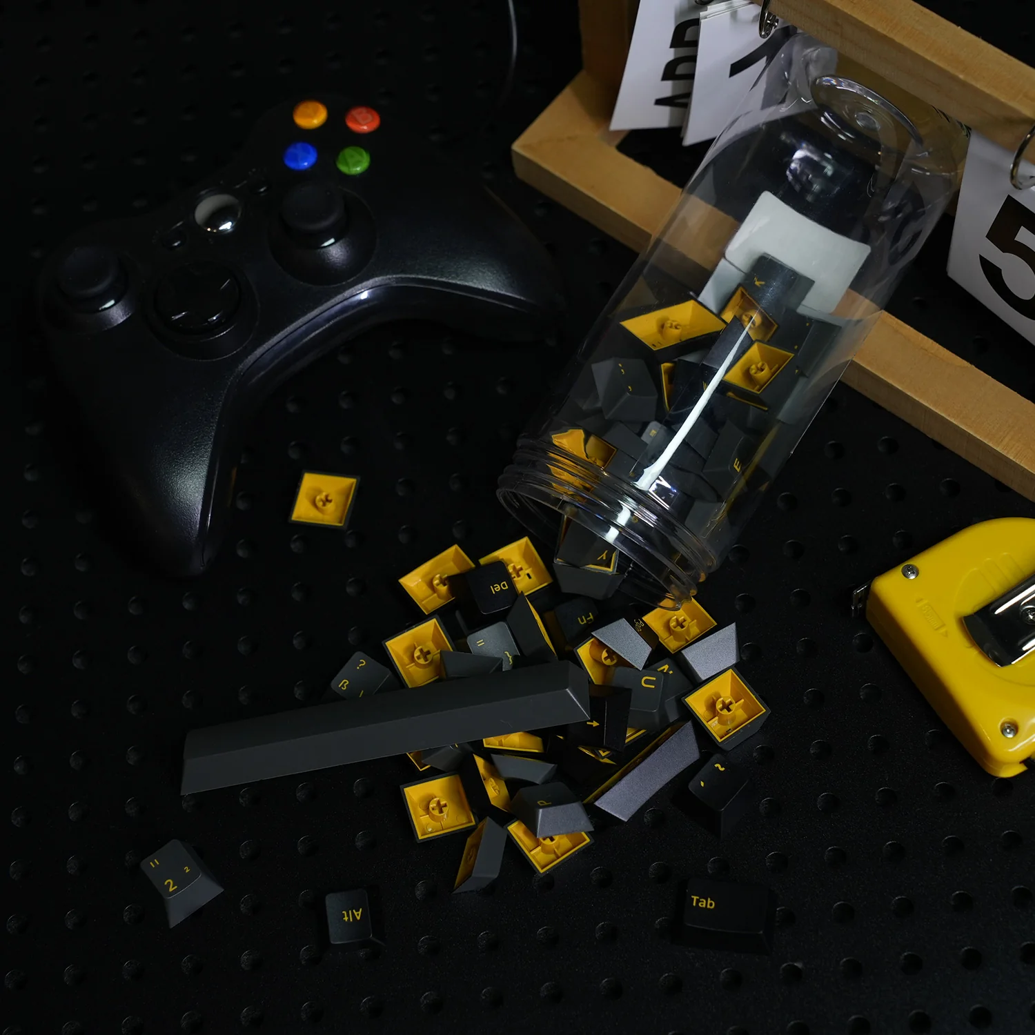 Black & Gold ISO DE Keycap Set (69-key) - Image 9