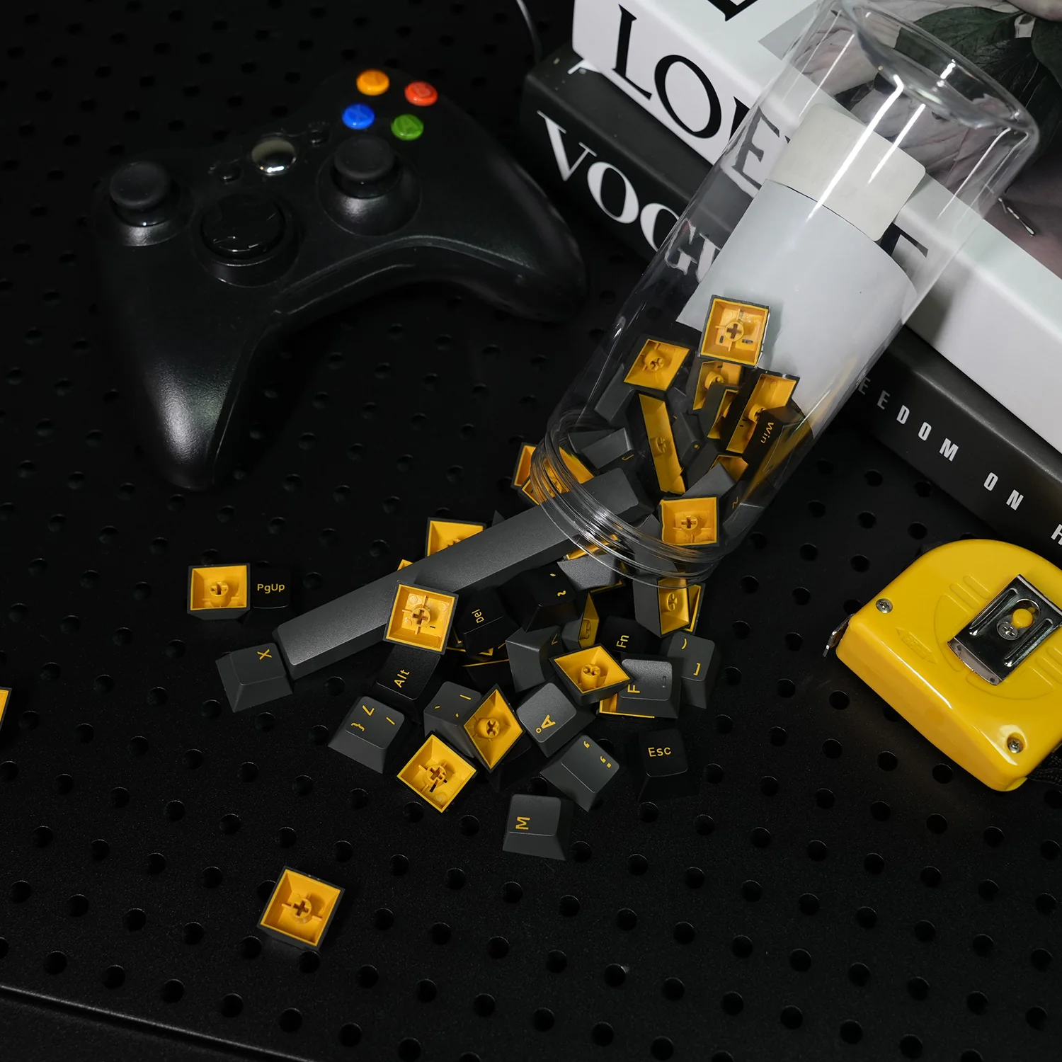 Black & Gold ISO Nordic Keycap Set (76-key) - Image 3
