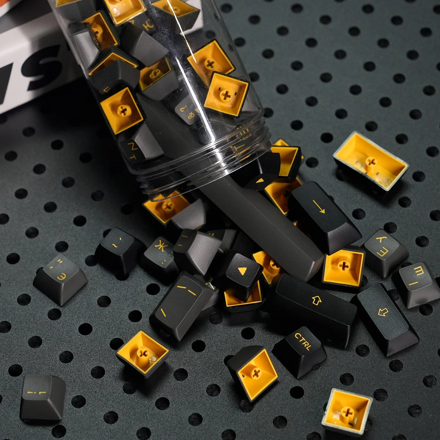 Black & Gold Cyrillic Keycap Set (68-key) - Image 9